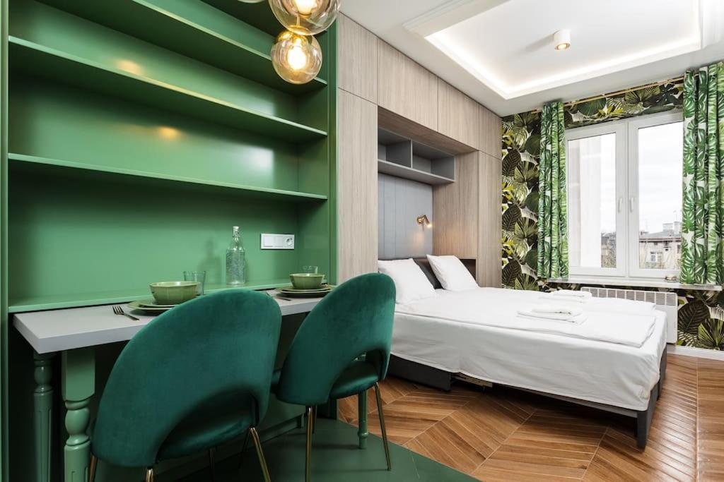 Verdant Oasis - Old Town - By Upstairs Appartement Krakau